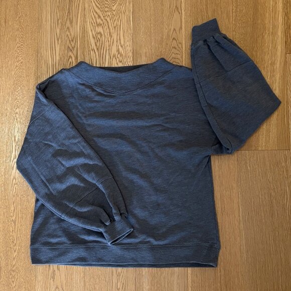 Amuse Society  Crewneck Sweater - Grey - Medium - Picture 1 of 4